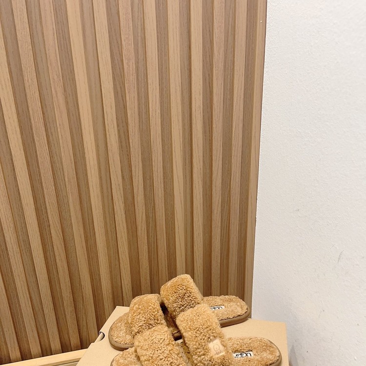 UGG