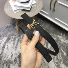 루이비통 LV 이니셜 벨트 선물용 풀박스구성