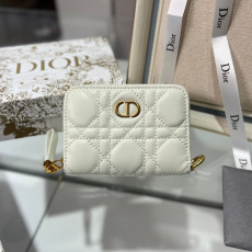 DiorCaro 지퍼 카드 홀더 I love it