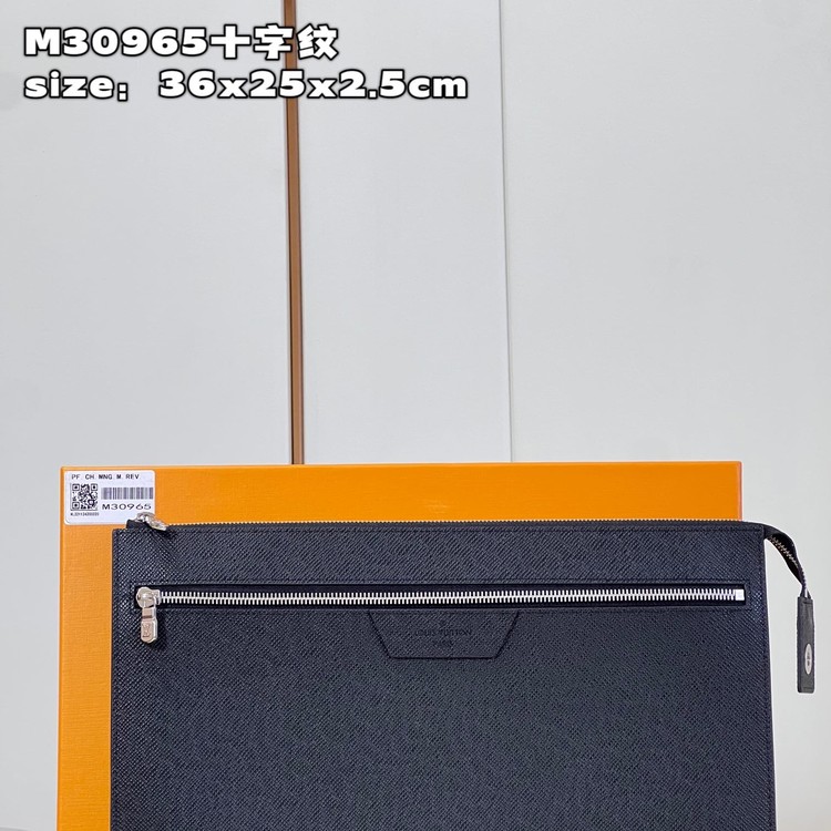 루이비통 타이가 포쉐트 클러치백 M30965