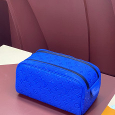 루이비통 돕 키트 파우치 M82576