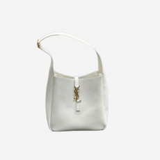생로랑 LE 5A7 스몰 호보백 713938 /23×22×8.5cm