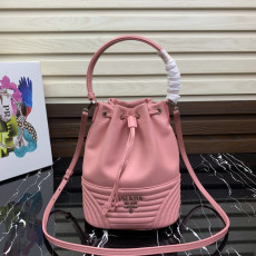 다이아그램 버킷백 1BH038