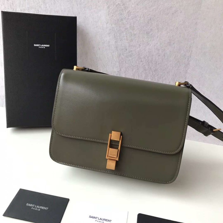 스무스 송아지 가죽 까레 사첼백 / 23.5X19X13.5