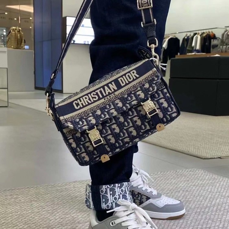 디R 오블리크 숄더백 23cm