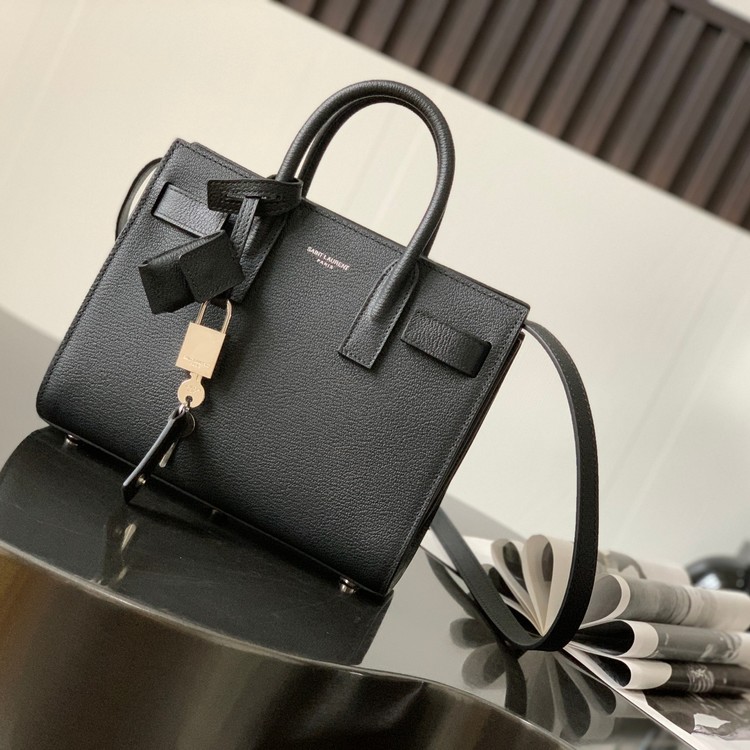 입생로랑 삭 드 주르 /22cm