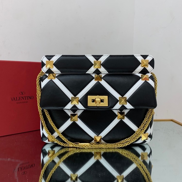 발렌티노 로만 스터드 V2060L 라지