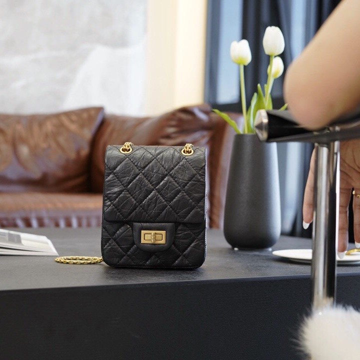 빈티지카프스킨 2.55 미니 핸드백 / 14X17X5.5