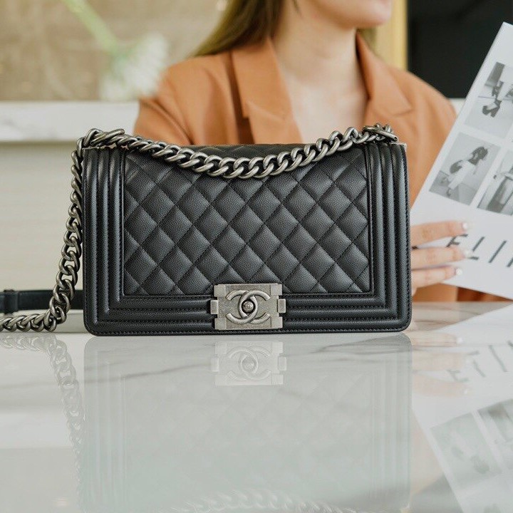 캐비어 미듐 보이백 / 25cm