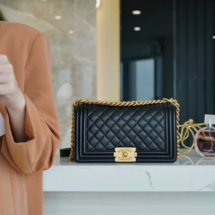 캐비어 미듐 보이백 / 25cm