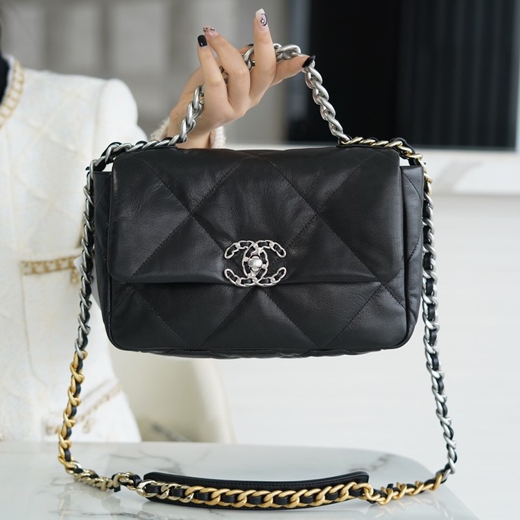 샤넬 램스킨 CHANEL 19 핸드백 / 16x26x9