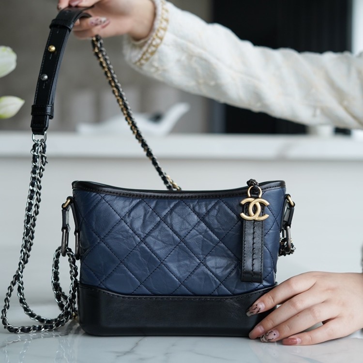 샤넬 빈티지 카프스킨 가브리엘 스몰 호보 백 / 15x20x8