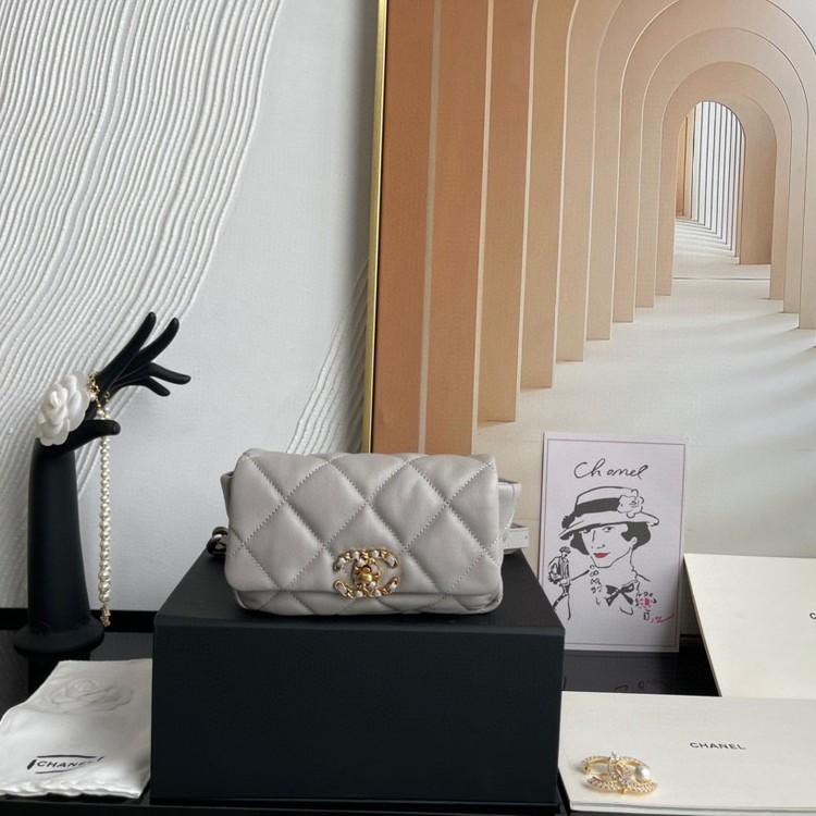 샤넬 19 벨트백 / 20cm