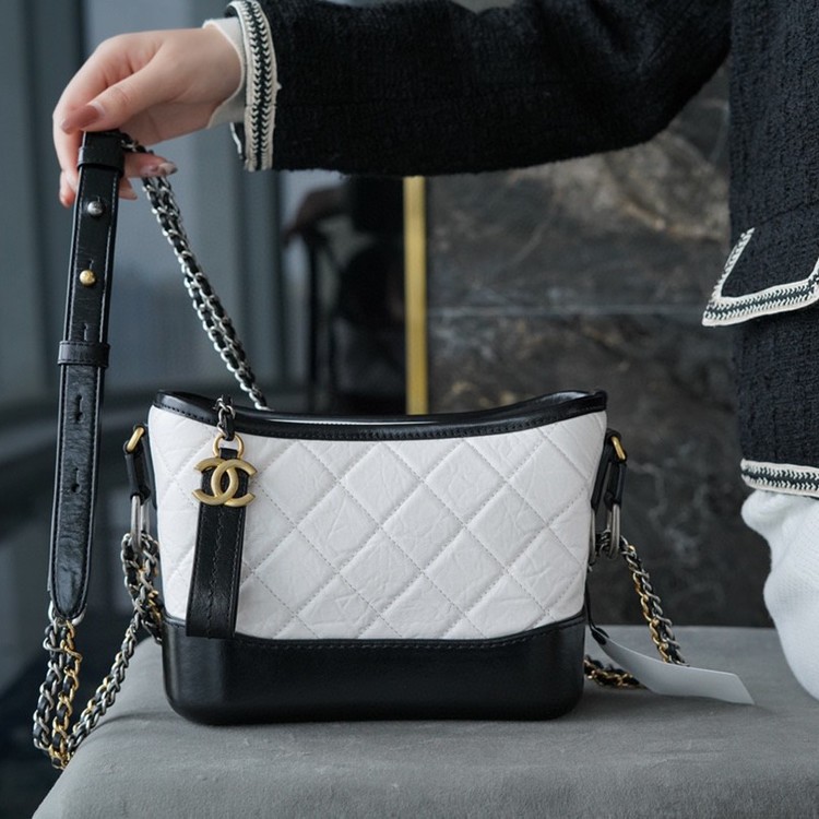 샤넬 가브리엘 호보 / 15x20x8cm