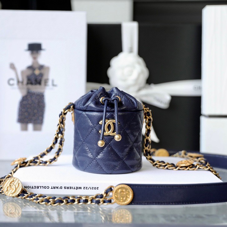 샤넬 미니 버킷 백 / 11x9x8.8cm