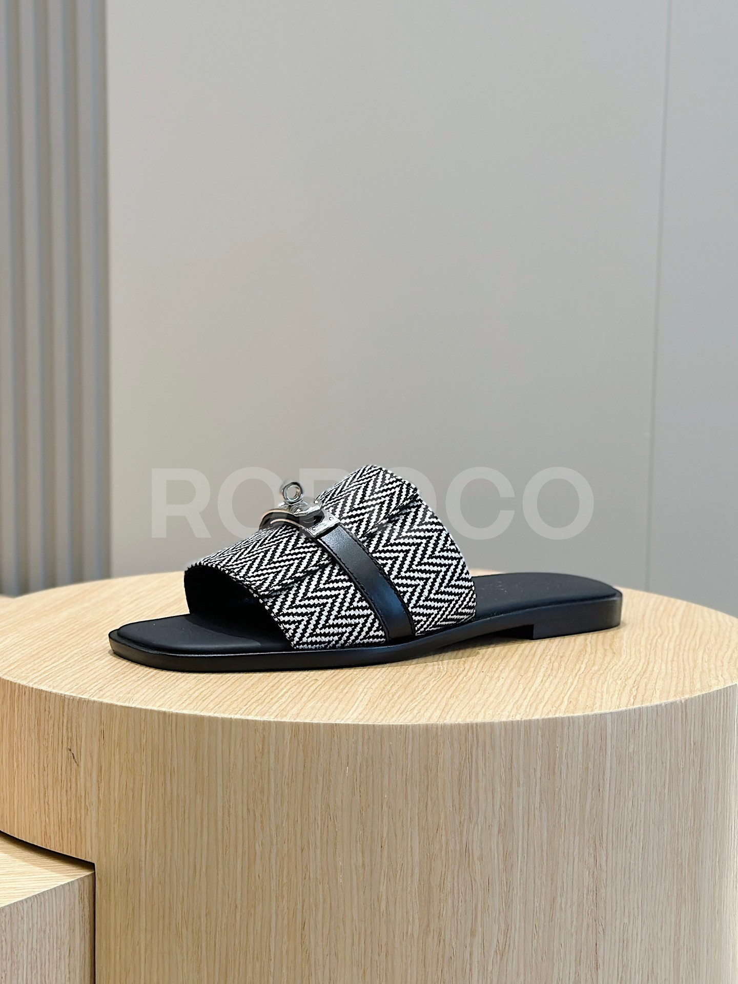 169adf2bee680.jpg