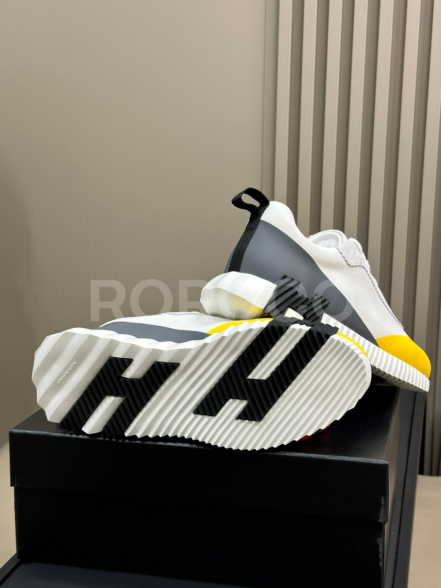 27205330294dd.jpg