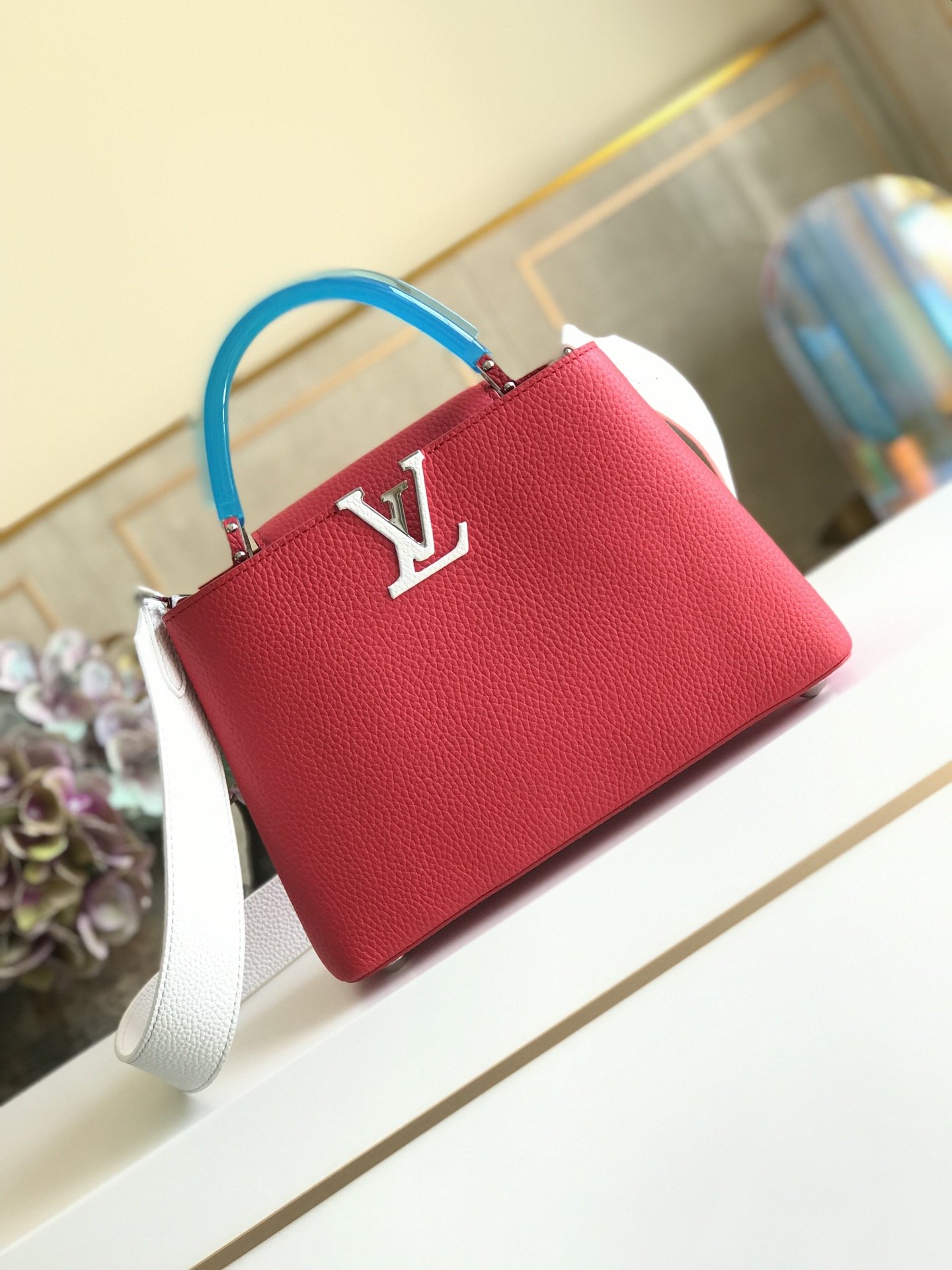 5bb05a3d7a200.jpg