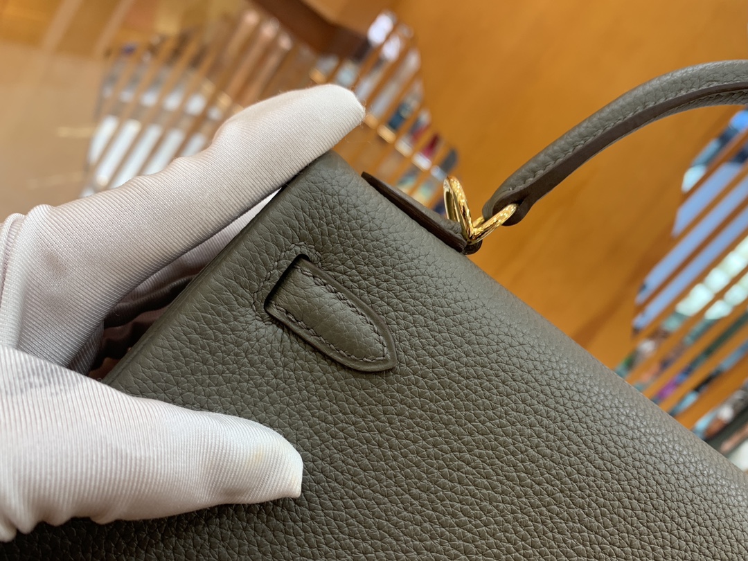 9829170a602cb.jpg