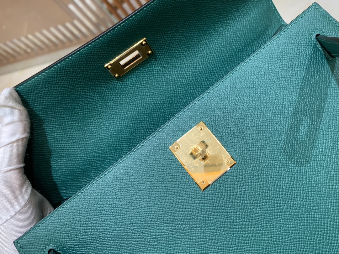 a12ee230bb346.jpg